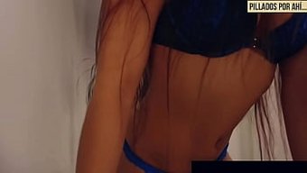 Üvey Kardeşim Ve Ben Birbirimizle Yoğun Seks Yapıyoruz