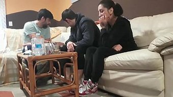 Sıcak Çiftin Seks Seansı, Yoğun Amcık Sikişi Ve Boşalma Ile