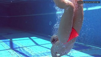 Mary Kalisy'Nin Seksi Bikinisiz Fotoğrafları Xxxwater Için