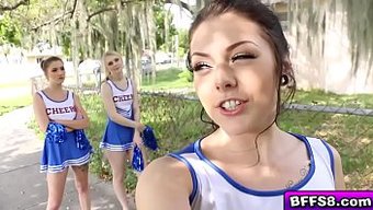 Megan Sage, Azgın Cheerleaderlar Ve Antrenörle Sıcak Bir Dörtlüde Başrolde