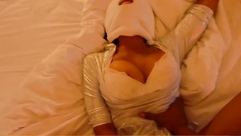 Aile Ilişkisi: Üvey Anne Ve Üvey Oğlu Tutkulu Seks Yapıyorlar