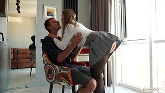 Sıkı Bir Vajina Ve Anal Seks Becerileri, Bu Fitness Meraklısının Üniversiteye Girmek Için Sunması Gereken Şeyler.