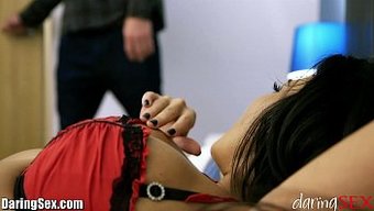 Büyük Göğüslü Bebek Tara, Amını Siktiriyor