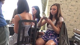 Wedgies Ve Tanga Giymiş Ateşli Kızlarla Etek Altı Hayalleri
