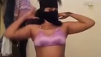 Afrikalı Bir Erkekle Bdsm Fisting Ve Ayak Işi