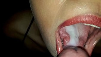 Amatör Üvey Kız Kardeşin Oral Becerileri Boşalma Ile Sonuçlanıyor