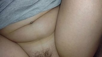 Güzel Karısı Rhianna'Nın Küçük Ve Seksi Vajinası Bir Penis Tarafından Deliniyor.
