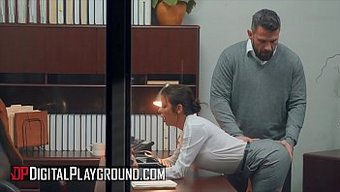 Alexis Fawx'Un Büyük Göğüsleri Ve Poposu Ofiste Sert Bir Şekilde Beceriliyor