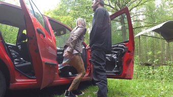 Dövmeli Amatör, Umumi Bir Otoparkta Yaramazlık Yapıyor
