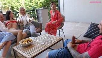 Kocaman Aletli Italyan Oğlan, Seçmelerde Tatlı Kızı Sikişle Dağıttı.
