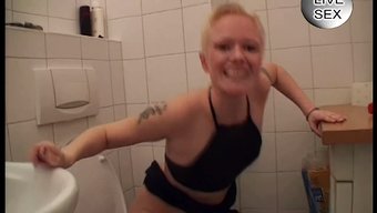 Alman Lezbiyenler Oral Ve Anal Sekse Dalıyorlar