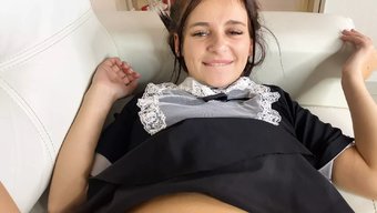 Amatör Esmer Kate Rich, Üvey Kardeşiyle Arkadan Alıyor