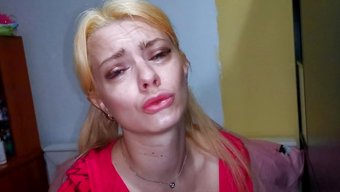 Sıcak Üvey Kız Kardeşimin Beni Baştan Çıkardığı Özel Bir Video. Yoğun Oral Ve Seks Oyuncak Zevki