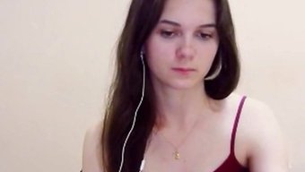 Azgın Bebekler Sıcak Bir Videoda Sıcak Ve Kirli Bir Şekilde Sikişiyorlar