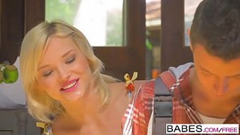 Milf Ve Bebek Marangoz Bahçesinde Anal Ve Yüze Boşalıyorlar