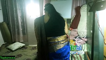 Milf Karısı, Teslimatçı Çocuk Tarafından Sıcak Bir Videoda Sikişiyor