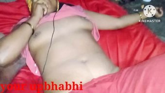 18 Yaşındaki Hint Bhabhi, Tüylü Amını Yalatıp Siktiriyor
