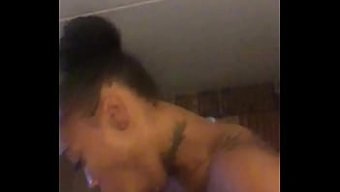 Amatör Bebek Ltee Sulu Oral Zevk Veriyor Ve Spermleri Yutuyor