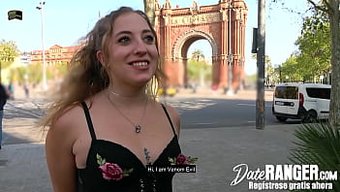 Amatör Latin, Gözlükle Aşağılanıyor Ve Poposunu Siktiriyor