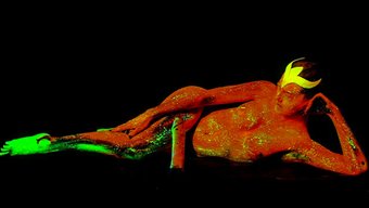 Amatör Porno Yıldızının Duygusal Dildo Oyunu