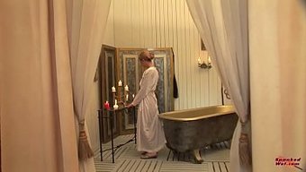 Avrupa Itaatkar Crystal Crown, Kocası Tarafından Tokatlanır Ve Sikişir