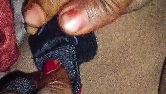 Bu Videoda Büyük Meme Uçları Ve Seksi Iç Çamaşırları Için Hazır Olun.