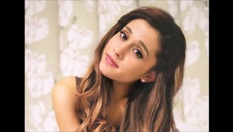 Latina Ariana Grande Sıcak Bir Solo Videoda