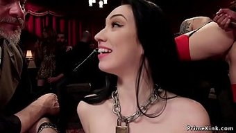Bağlanmış Köleler Ve Büyük Yarraklarla Sert Bdsm Orgisi
