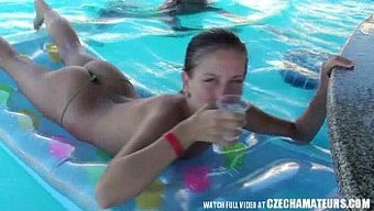 Esmerle Vahşi Tatil Seksinin Pov Videosu
