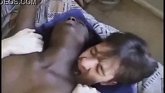 Dar Amcık, Siyah Adam Tarafından Hd Videoda Beceriliyor