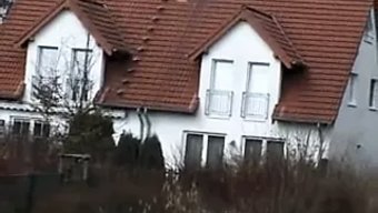 Olgun Lezbiyenler Bu Alman Videosunda Arzularını Keşfediyorlar