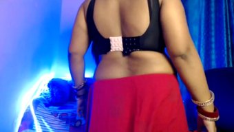 Bhabhi Blowjob: Hintli Mature Komik Bir Biseksüel Performans Veriyor