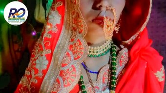 Hint Bhabhi'Nin Saree-Less Şovu, Lezbiyen Eylemi Ve Büyük Doğal Göğüsleriyle