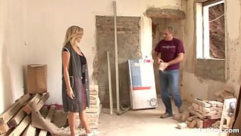 Olgun Çiftin Piercingleriyle Duygusal Bir Şekilde Am Oyununun Tadını Çıkardığı Samimi Bir Video