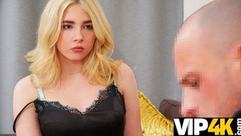 Genç Bir Adam, Maddi Sıkıntıları Nedeniyle Güzel Bir Gençten Cinsel Ödeme Kabul Etmeyi Kabul Eder.