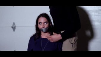 Büyük Göğüslü Kızın Dairede Acımasız Seks Yaptığı Baştan Çıkarıcı Ev Yapımı Video