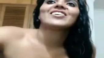 Desi Kız Hd Videoda Parmaklarıyla Mastürbasyon Yapıyor