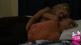 18+ Lezbiyen Amcık Karşılaşmaları