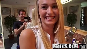 Amatör Model Natalia Starr, Sakso Çekiyor Ve Amını Siktiriyor