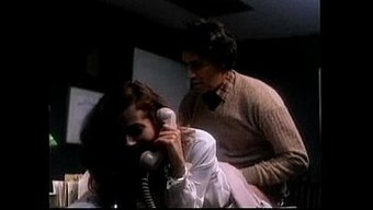 Retro Dişi Veronica, Vintage Çoraplarla Anal Zevk Yaşıyor