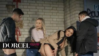 Ateşli Milf'In Ilk Dörtlüsü Sakso Ve Sikişle