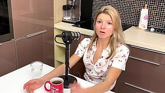 Gina Gerson, Yetişkin Endüstrisindeki Yolculuğunu Porno Olmayan Bir Podcast'Te Paylaşıyor