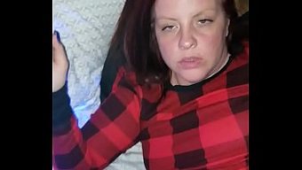 Uyari: Açık Içerik. Yaramaz Bir Hentai Bebeğinin Büyük Siyah Bir Yarrağı Tarafından Becerilmesinin Sert Bir Pov'U