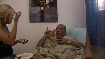 Emekli Evinde Mastürbasyon Yapan Yaşlı Adam