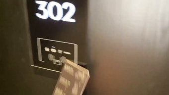 Ayartılmış Bir Kocayla Irklararası Büyük Siyah Yarrağı Üçlüsü