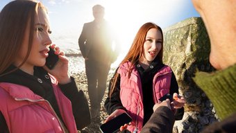 Bu Olgun Adam, Hd'De Genç Bir Kızı Tatmin Ediyor