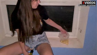 Üvey Anne Üvey Oğluna Hayır Diyemiyor, Sonunda Orgazma Ulaşıyor.