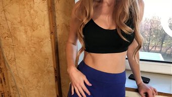 Tabu Üvey Anne Kimyası, Yan Odada Babayla Gizli Gizli Sikişe Yol Açıyor.