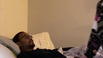 Minyon Sarışın Bu Irklararası Videoda Sert Bir Sikin Tadını Çıkarıyor.