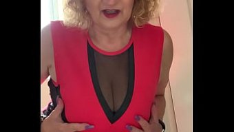 Frenchie4u'Nun Büyük Göğüsleri Ve Poposu Mastürbasyon Videosunda Ortaya Çıkıyor